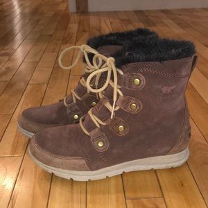 Sorel Joan Explorer Boots, dark brown and black, size 8.5